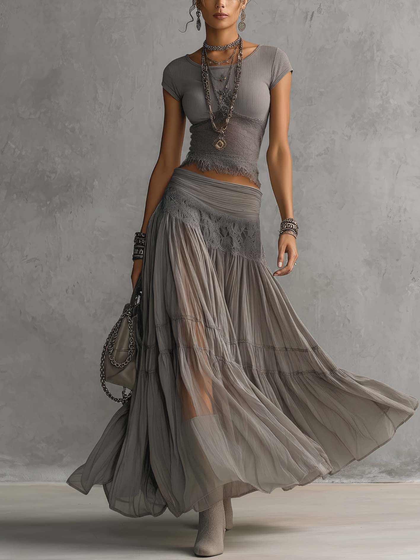 Alba™ | Gray set with lace top and long pleated skirt
