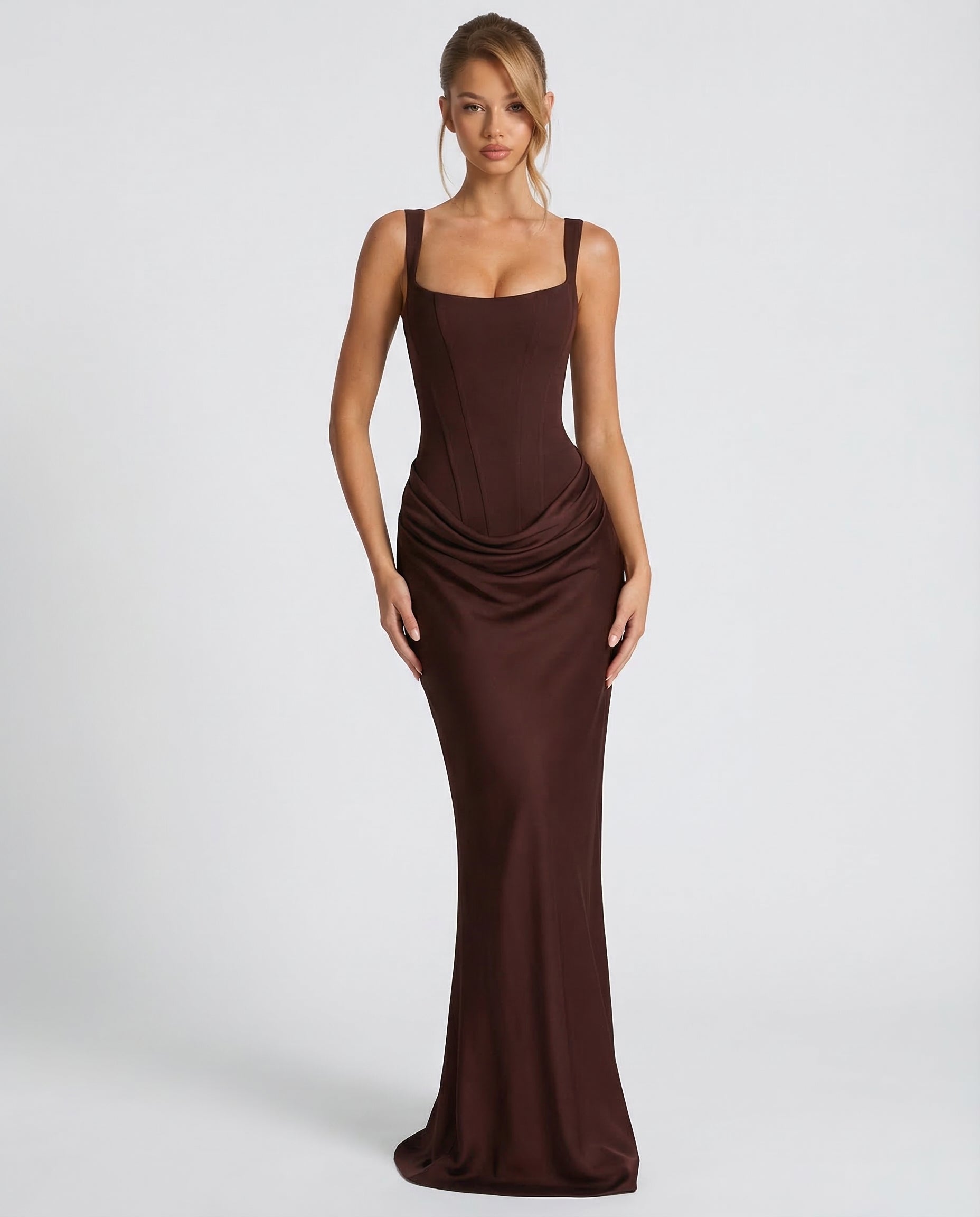AMARA | Maxi Hourglass — The Silhouette that Stops You in Your Tracks