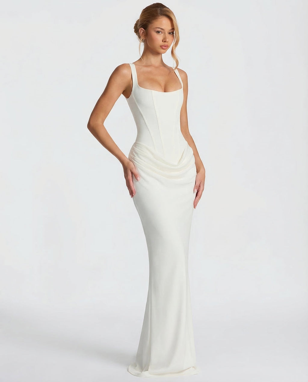 AMARA | Maxi Hourglass — The Silhouette that Stops You in Your Tracks
